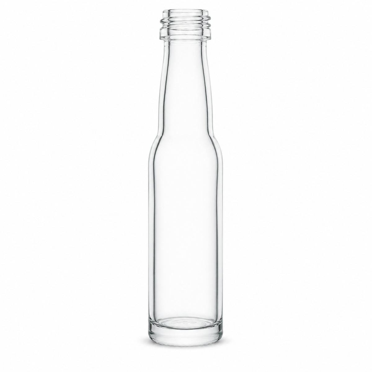 Freigestellte, klare Glasflasche mit schlankem Körper, langem Hals, Schraubmündung und massivem Glasboden auf weißem Hintergrund