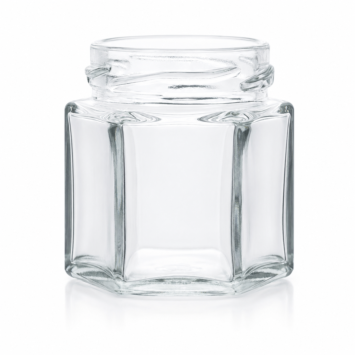 Sechskantglas 47 ml TO 43 aus klarem Glas mit sechs kantigen Seitenflächen und Twist-off-Mündung, frontal stehend dargestellt
