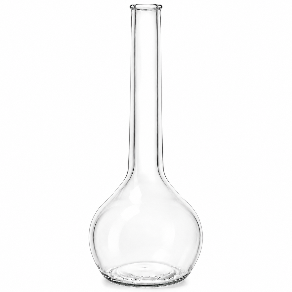 Klare Tulipano-Glasflasche 500 ml mit langem, schlankem Hals und bauchigem Flaschenkörper auf weißem Hintergrund